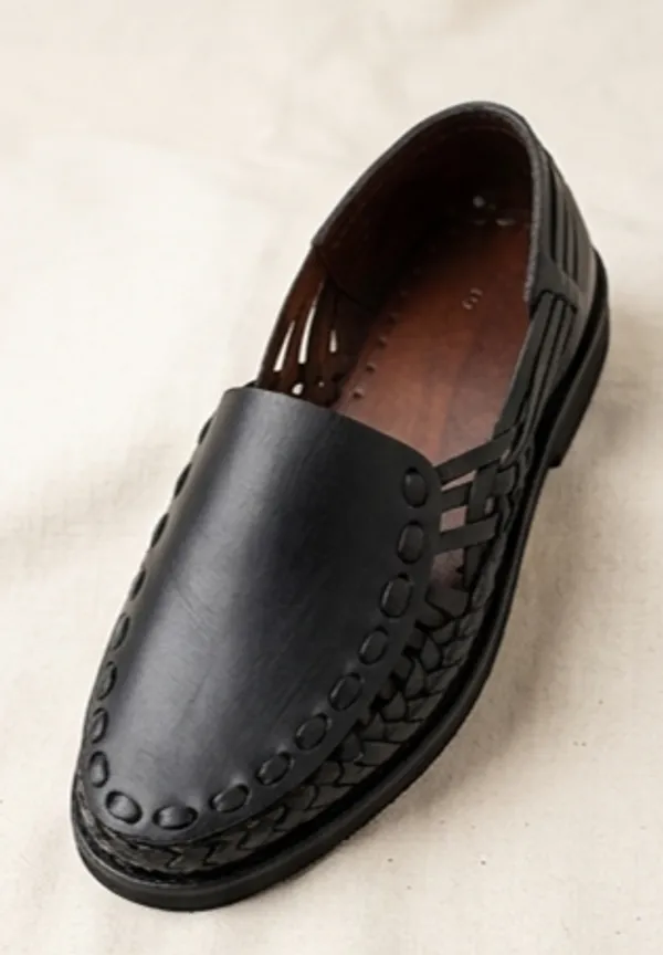 Black_Slip-On_Ethnic_Shoes_for_Woman