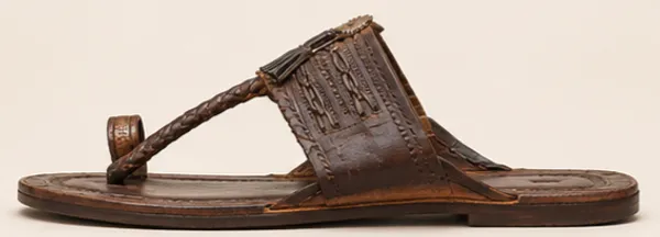Brown_Textured_Traditional_Toe_Loop_Sandalsfor_Men