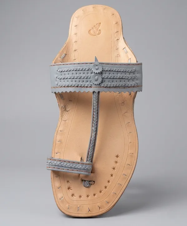 Grey_Textured_Ethnic_Flat_Sandals_for_Woman