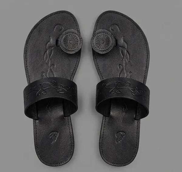Black_Embellished_Flat_Sandals_for_Woman