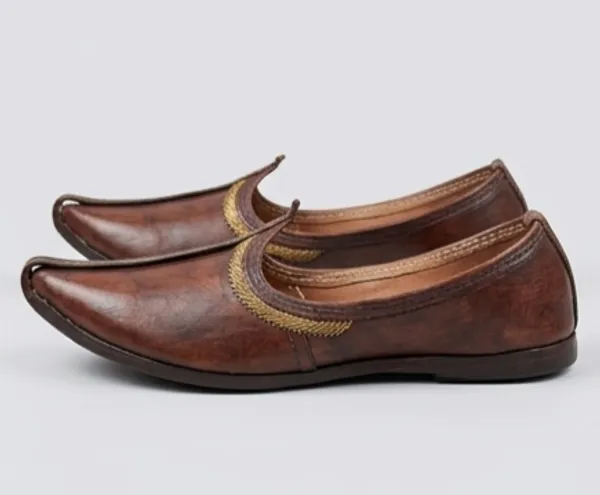 Brown_Embroidered_Jutti_for_Woman