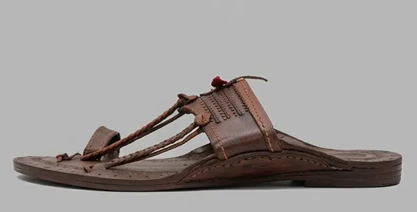 Brown_Leather_Ethnic_Sandals_for_Woman