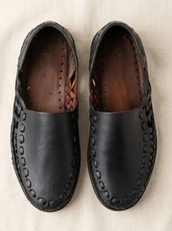 Black_Slip-On_Ethnic_Shoes_for_Woman