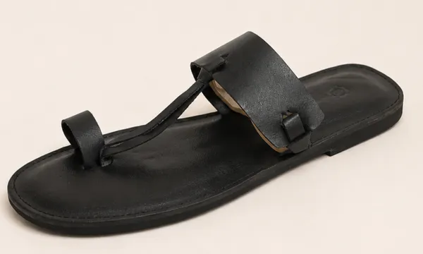 Black_Textured_Flat_Sandals_for_Men