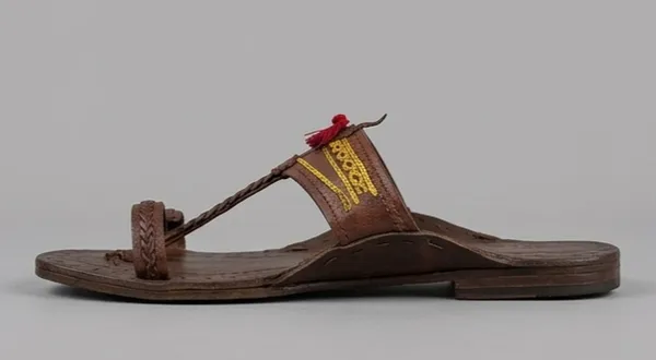 Brown_Leather_Ethnic_Sandals_for_Woman