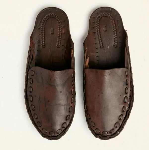 Brown_Leather_Ethnic_Slip-On_Sandals_for_Men
