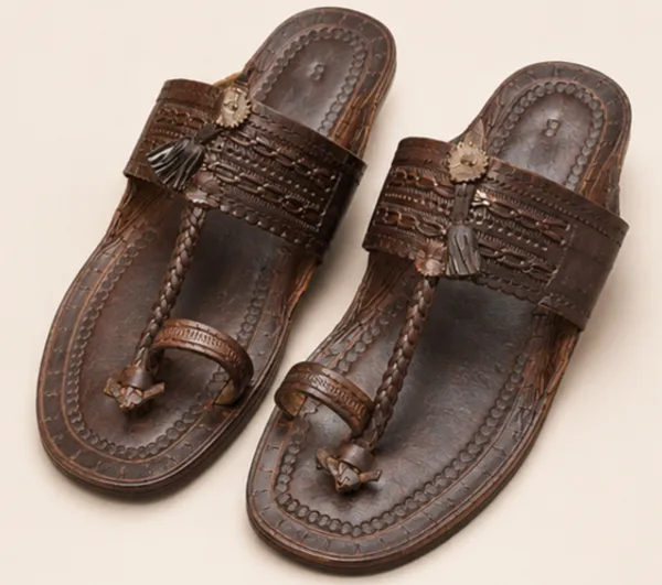 Brown_Textured_Traditional_Toe_Loop_Sandalsfor_Men