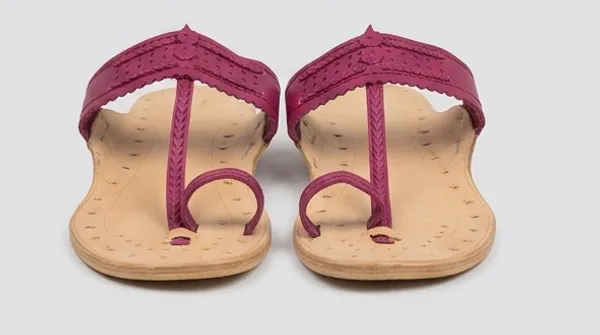 Magenta_Embroidered_Flat_Sandals_for_Woman