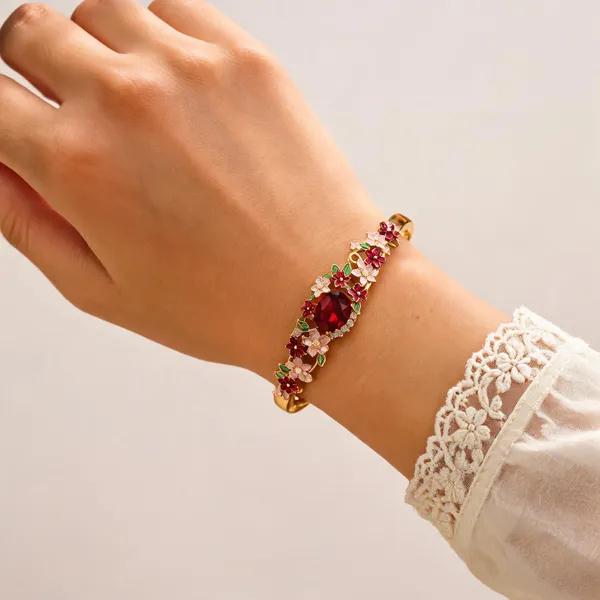 Gold_Anti_Tarnish_Floral_Embellished_Bracelet_For_Women