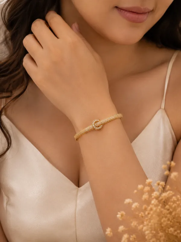 Gold_Anti_Tarnish_Knot_Bracelet_For_Women