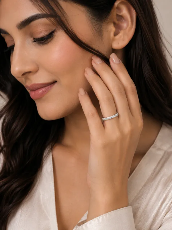 Silver_band_ring