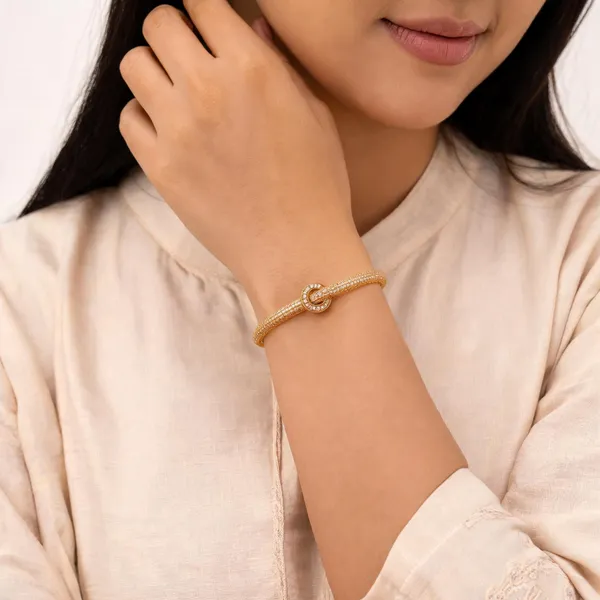 Gold_Anti_Tarnish_Knot_Bracelet_For_Women
