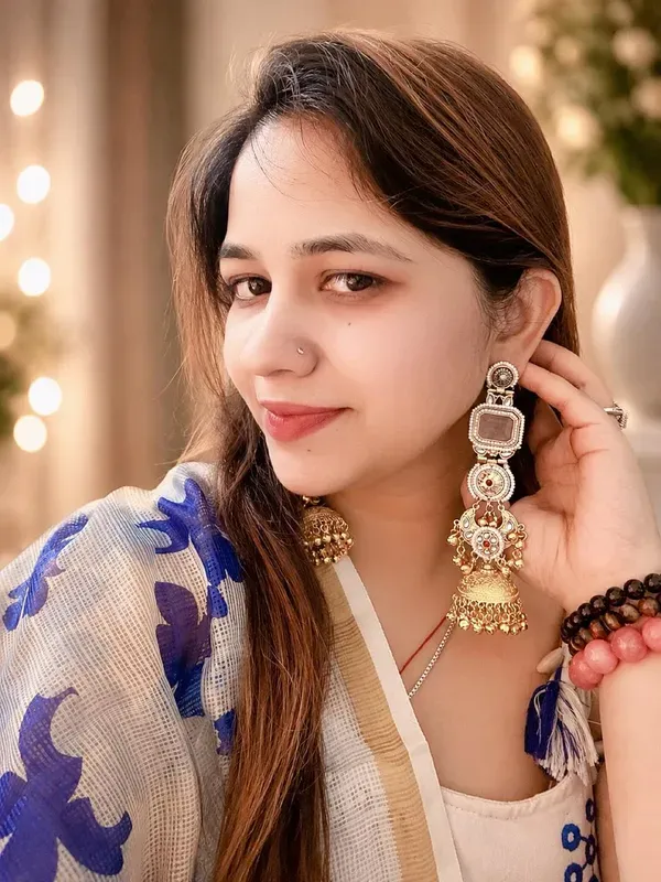 Gold_Tone_Kundan_Jhumka_Earrings_For_Women