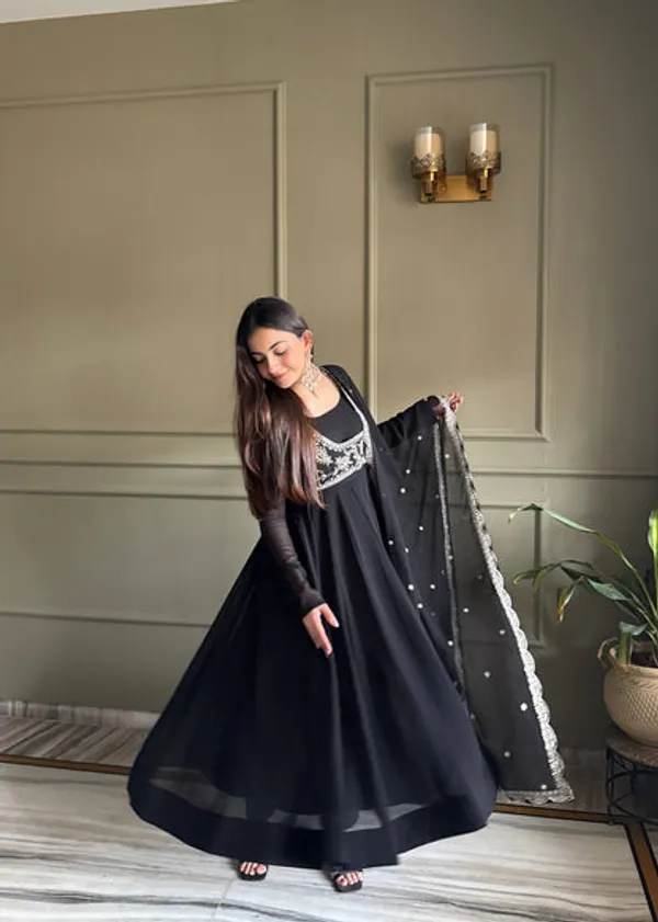 Heavy_Fox_Georgette_Designer_Anarkali_Gown_Set_With_Dupatta