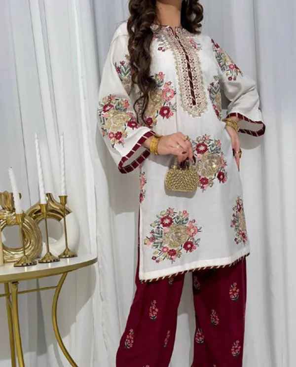 Trending_Faux_Georgette_Kurti_Set_With_Elegant_Dupatta