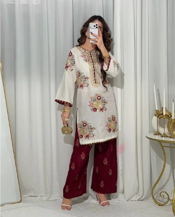 Trending_Faux_Georgette_Kurti_Set_With_Elegant_Dupatta