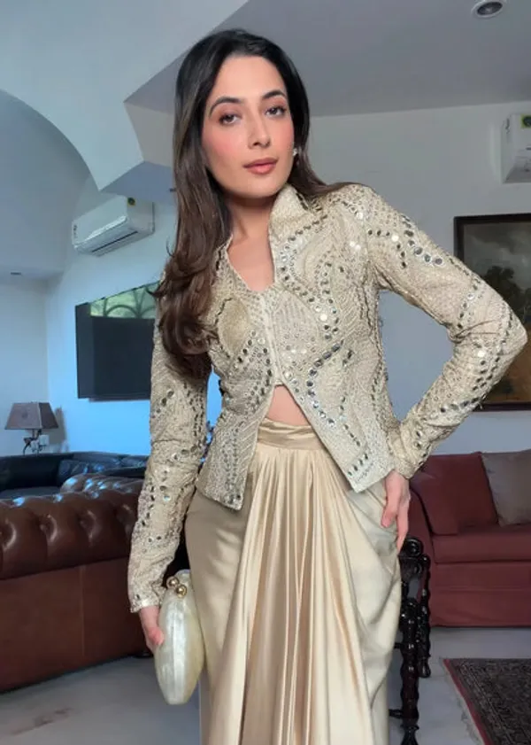 Royal_Indo_Western_Zareen_Jacket_With_Skirt_For_Wedding_Festive_Wear