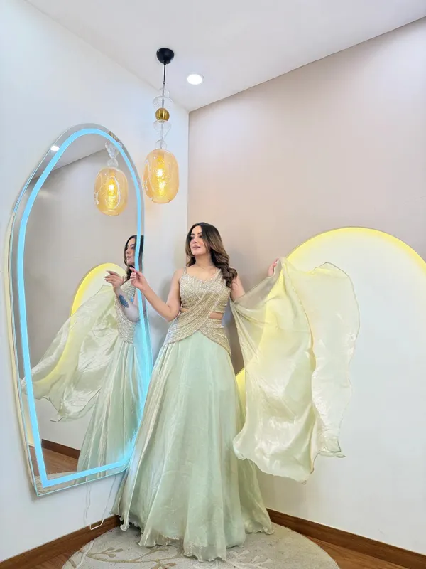 Amrapali_Trend_Party_Wear_Mint_Green_Lehenga_With_Glam_Look