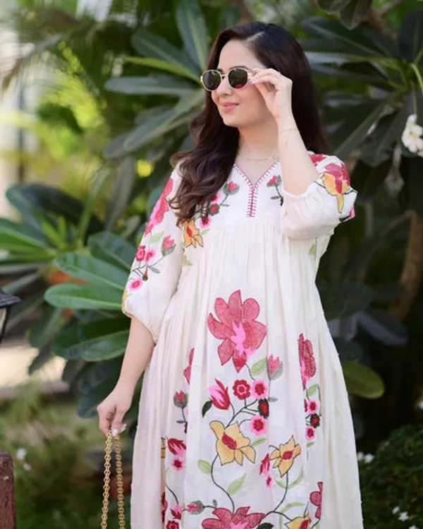 Women'S_Rayon_Embroidered_Kurti_For_Women