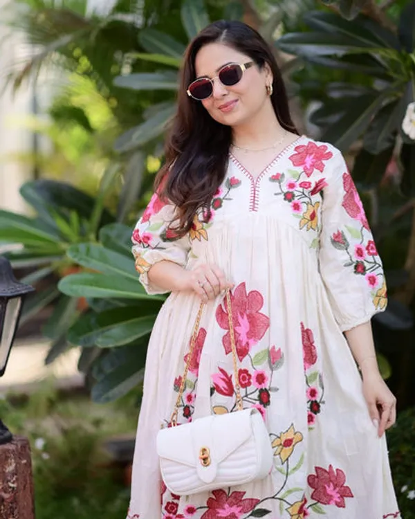 Women'S_Rayon_Embroidered_Kurti_For_Women