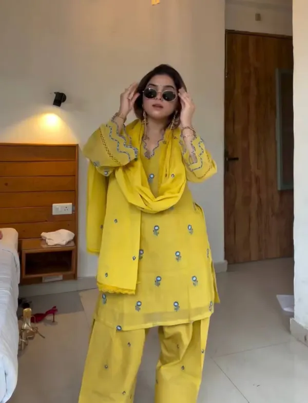 Premium_Embroidered_Farshi_Palazzo_Suit_Set