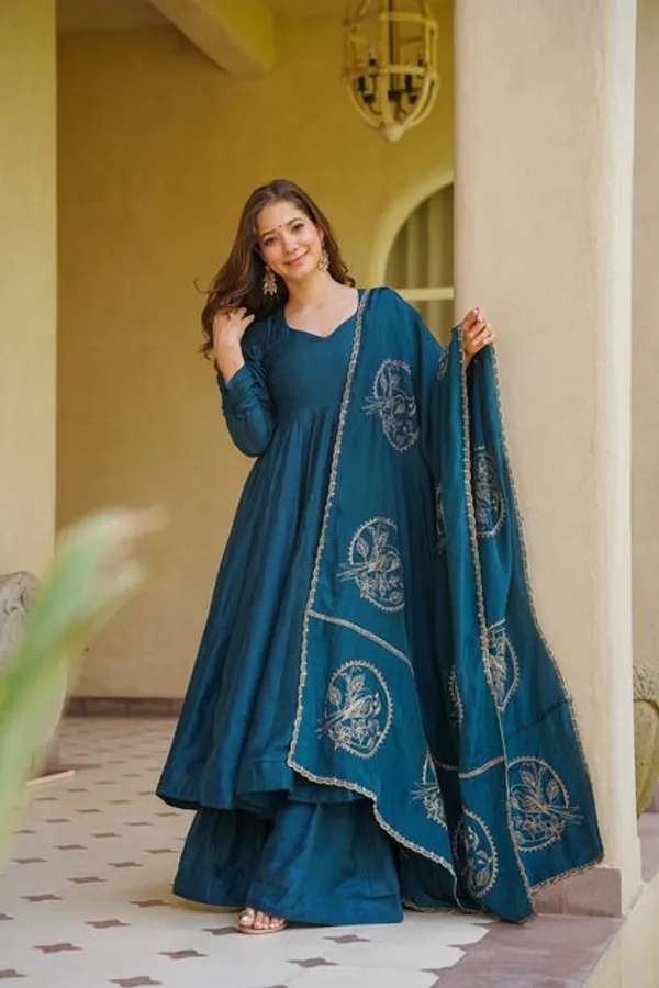 Premium_Heavy_Vichitra_Silk_Anarkali_Suit_Set