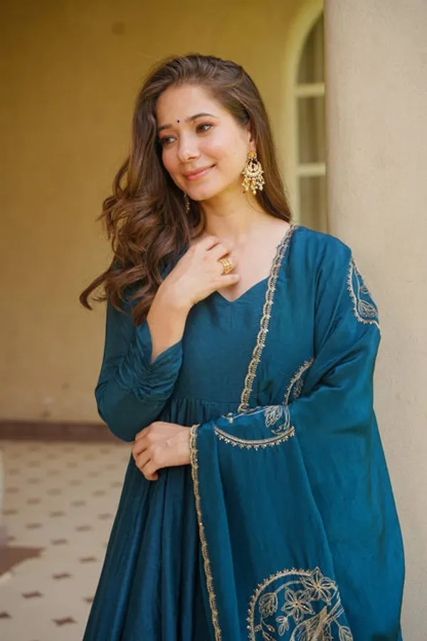 Premium_Heavy_Vichitra_Silk_Anarkali_Suit_Set