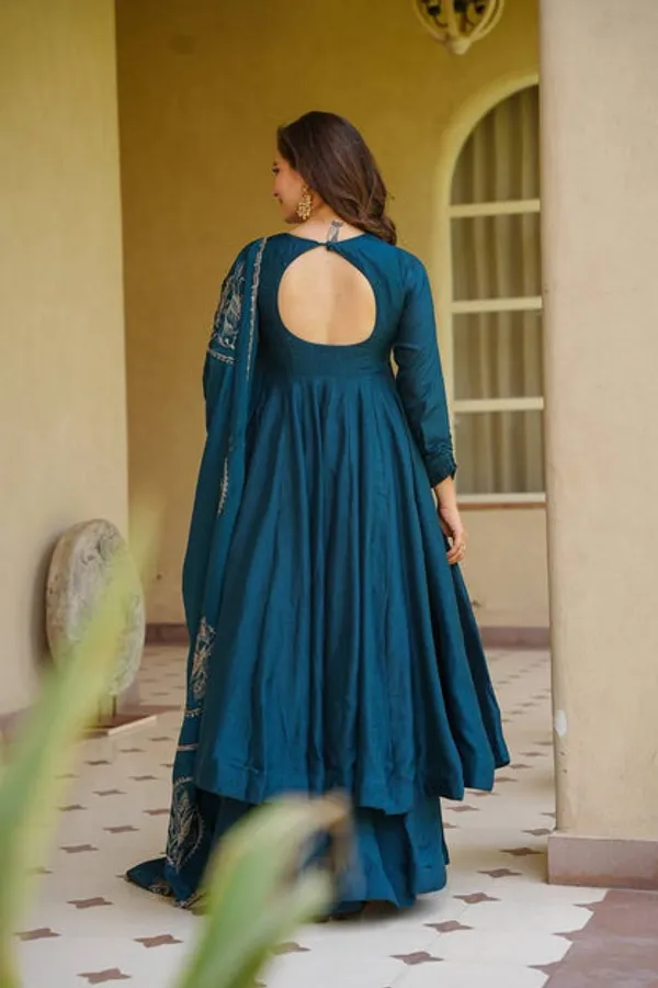 Premium_Heavy_Vichitra_Silk_Anarkali_Suit_Set