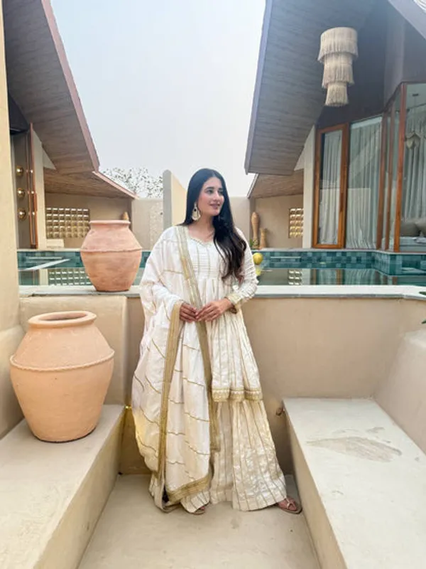 Women'S_Heavy_Cp_Vichitra_Silk_Embroidered_Kurta_Sharara_Set_With_5Mm_Sequence_Work_Lace_Border_Dupatta