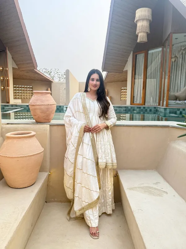 Women'S_Heavy_Cp_Vichitra_Silk_Embroidered_Kurta_Sharara_Set_With_5Mm_Sequence_Work_Lace_Border_Dupatta