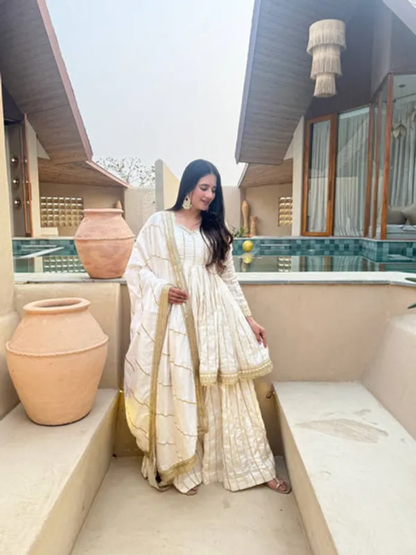Women'S_Heavy_Cp_Vichitra_Silk_Embroidered_Kurta_Sharara_Set_With_5Mm_Sequence_Work_Lace_Border_Dupatta