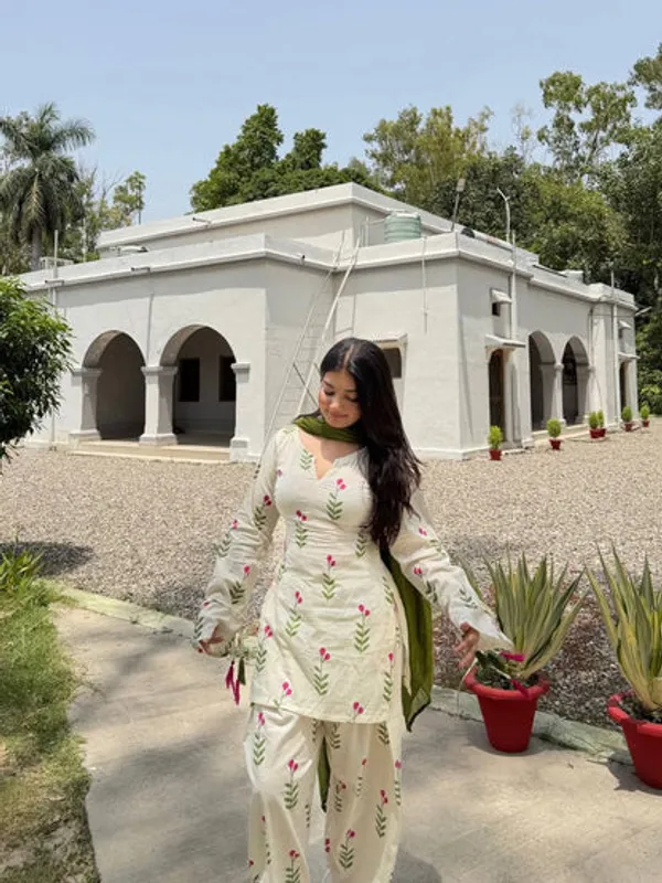 Women'S_Elegant_Cambric_Cotton_Kurti_With_Farshi_Pant_Dupatta