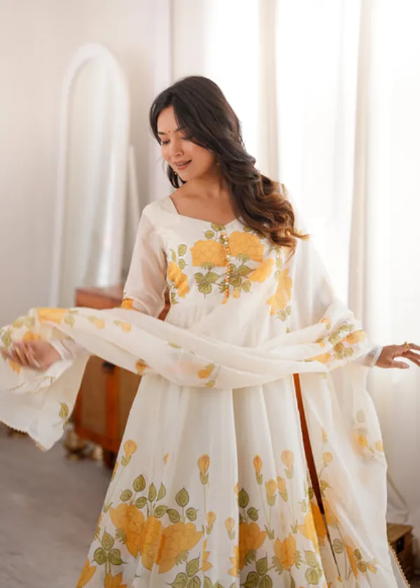 Women'S_Heavy_Organza_Silk_Floral_Print_Anarkali_Gown_Set_With_Dupatta