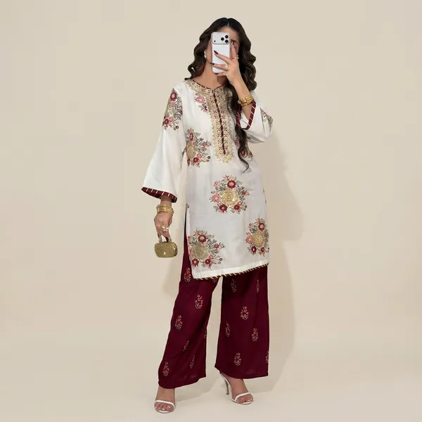 Trending_Faux_Georgette_Kurti_Set_With_Elegant_Dupatta