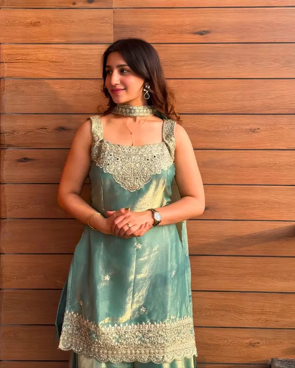 Amrapali_Trend_Mint_Green_Fendy_Silk_Sharara_Set_For_Women_With_Embroidery_Sequin_Mirror_Work_Choker_Dupatta