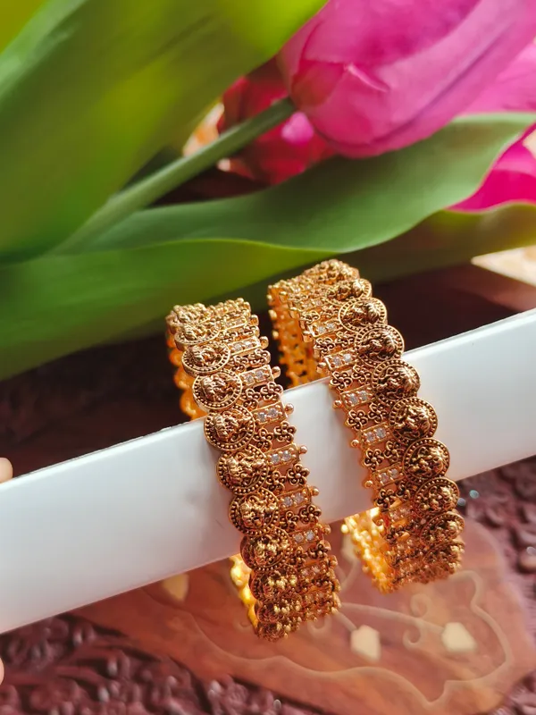 Antique_Coin_Temple_Bangles_(pack_of_2)