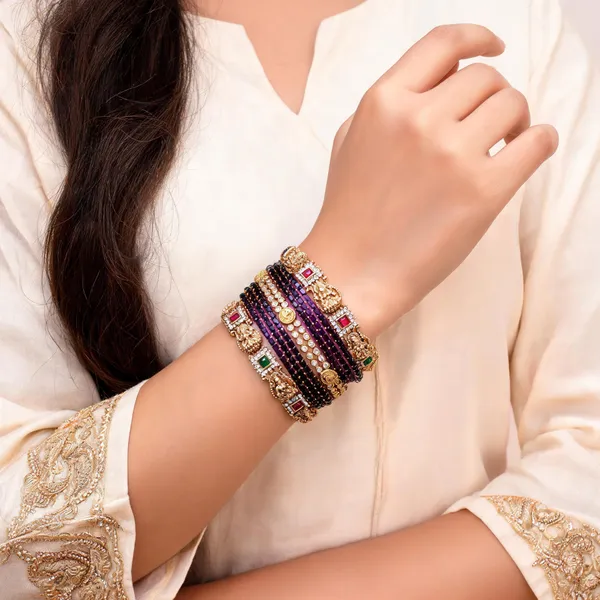 Purple_Embellished_Traditional_Bangles_Set-1_hand