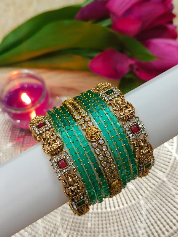 Green_Embellished_Traditional_Bangles_For_Women