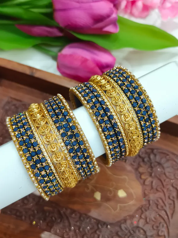 AD_coin_with_Lakshmi_Combo_Bangles-2_hands