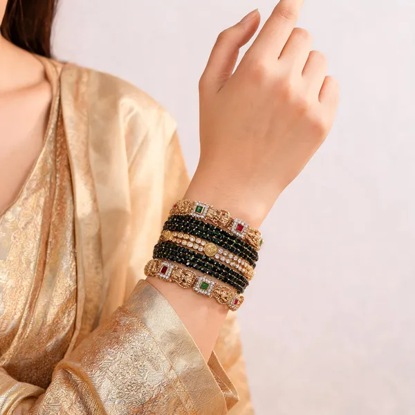 Green_Gold-Tone_Traditional_Bangle_Set-1_hand