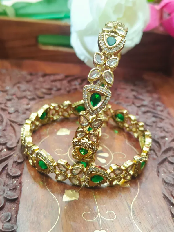 Emerald_Royale_AD_bangle