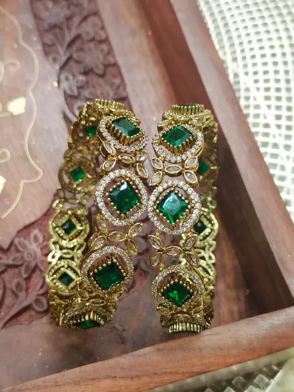 Emerald_Veda_Bangles-Pack_of_2