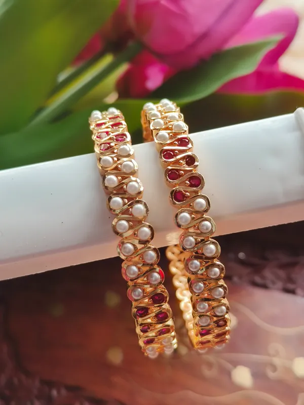 Gold_Tone_Pearl_And_Red_Stone_Bangles_For_Women_(_Pack_Of_2_)