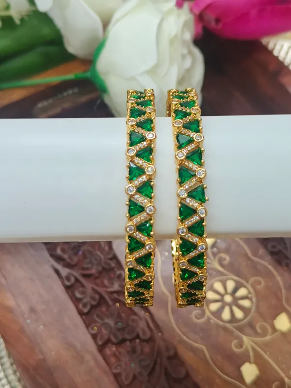Green_Emerald_Crown_Bangle(pack_of_2)