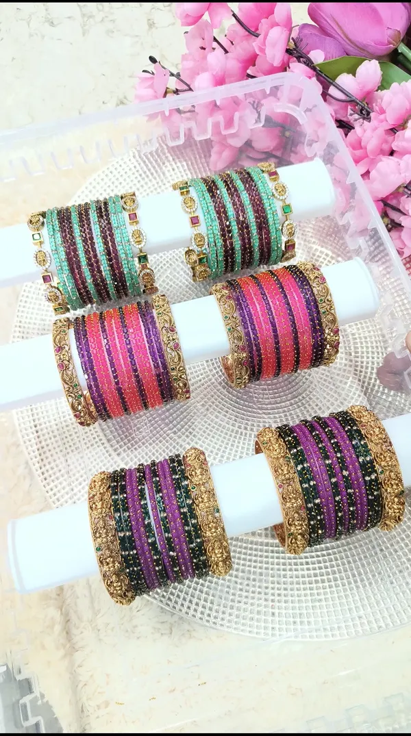 Multicolour_Traditional_Bangle_Set_For_Women_(_Pack_Of_3_)