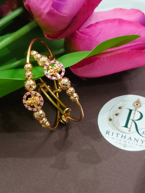 Gold_Tone_Beaded_Floral_Bracelet_Set_for_Women