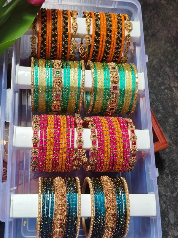 Multicolour_Traditional_Bangle_Set_For_Women_(_Pack_Of_4_)