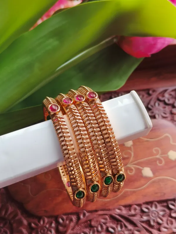 Gold_Tone_Red_And_Green_Antique_Bangle_Set_For_Women_(_Pack_Of_4_)