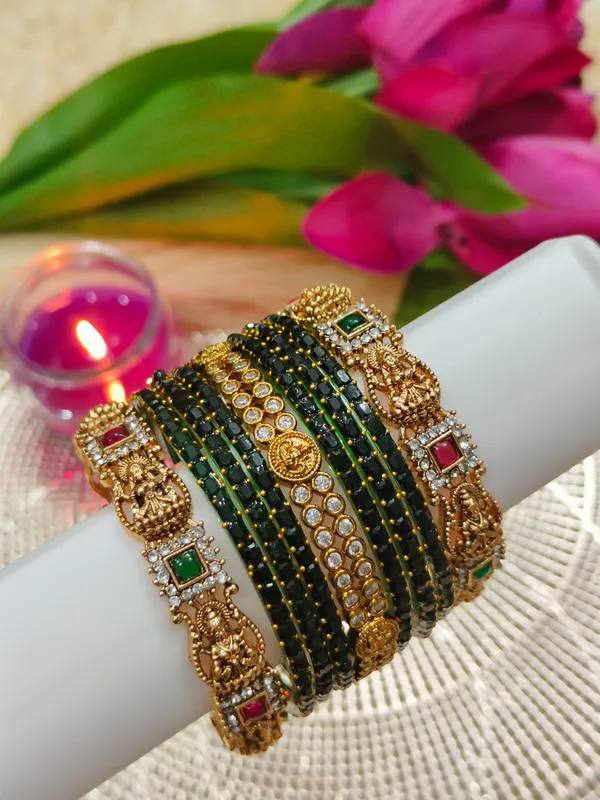 Green_Gold-Tone_Traditional_Bangle_Set-1_hand