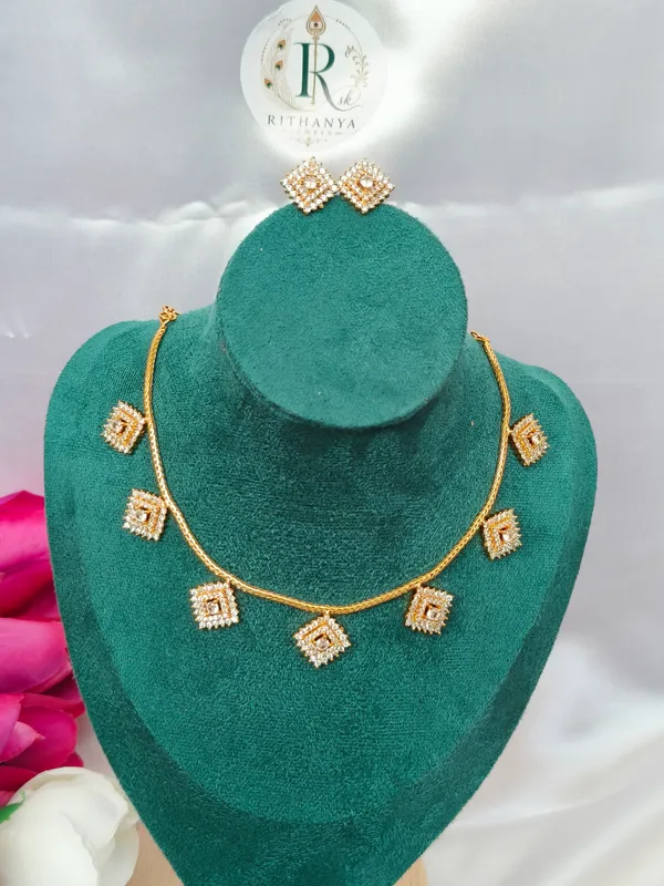 Diamond_Necklace_with_Earrings